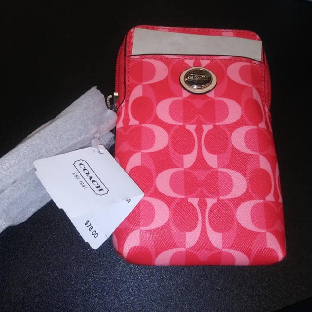 Pink phone case small hand carrier